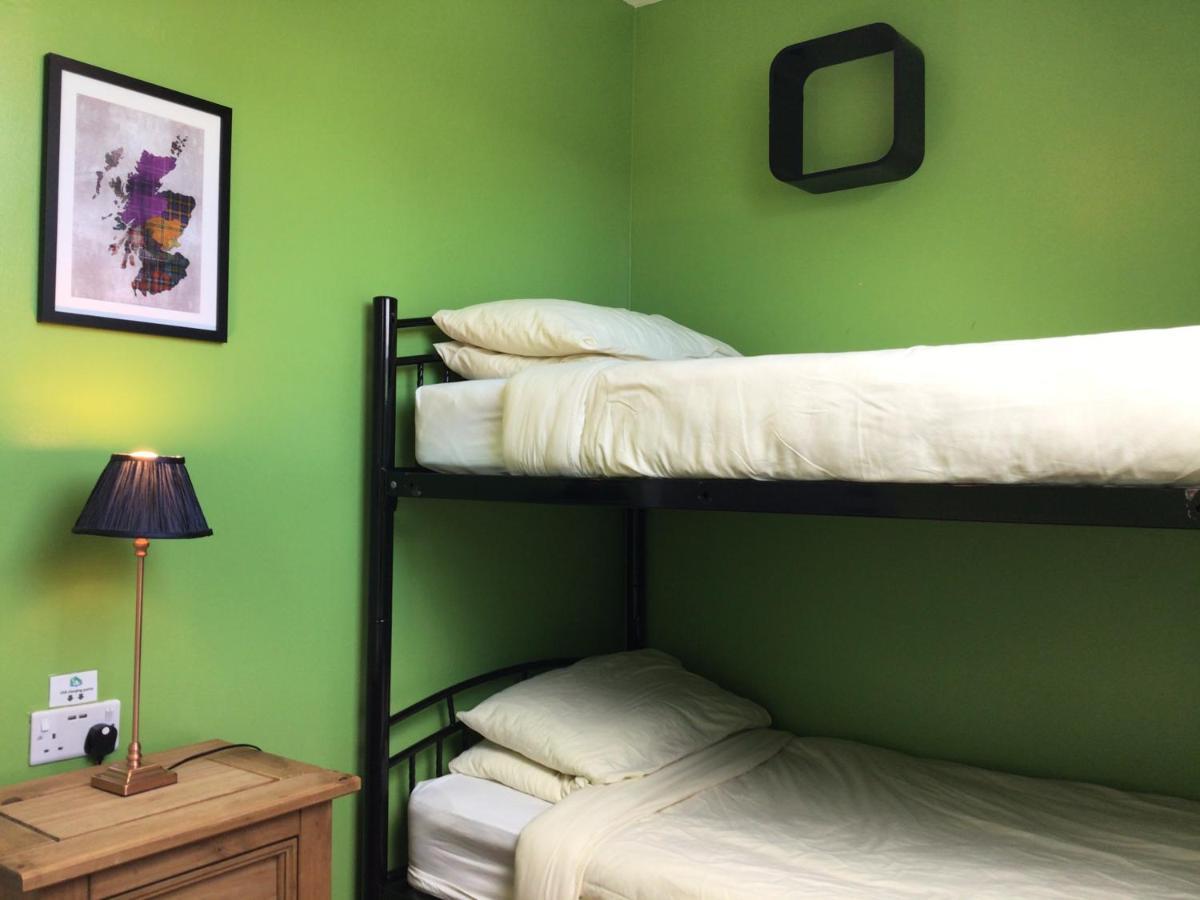 Loch Ness Backpackers Lodge ドラムナドロッキット エクステリア 写真