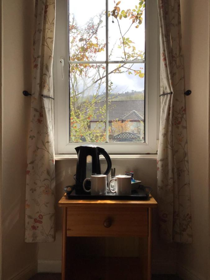Loch Ness Backpackers Lodge ドラムナドロッキット エクステリア 写真