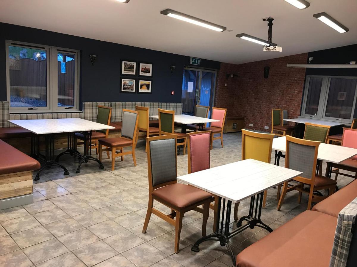 Loch Ness Backpackers Lodge ドラムナドロッキット エクステリア 写真