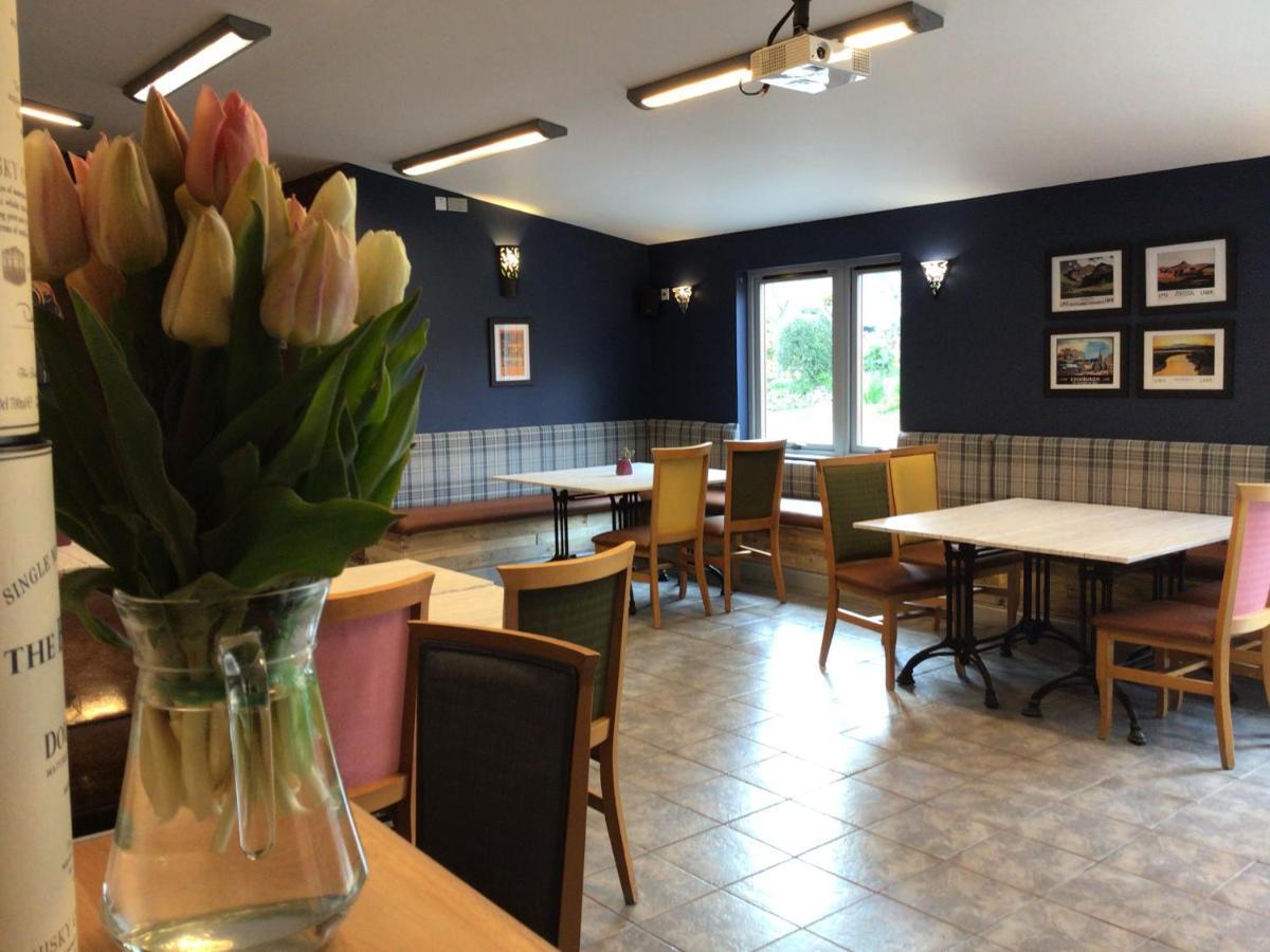 Loch Ness Backpackers Lodge ドラムナドロッキット エクステリア 写真