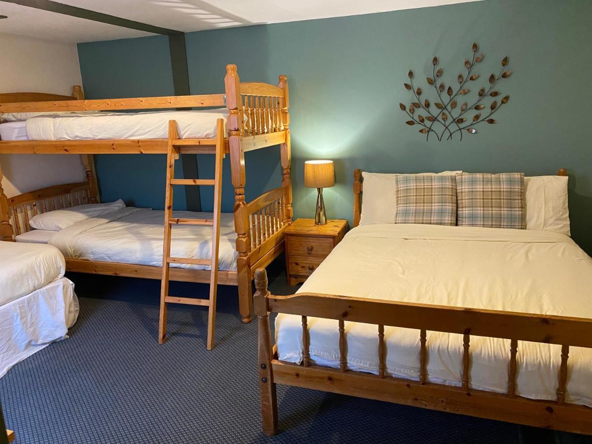 Loch Ness Backpackers Lodge ドラムナドロッキット エクステリア 写真