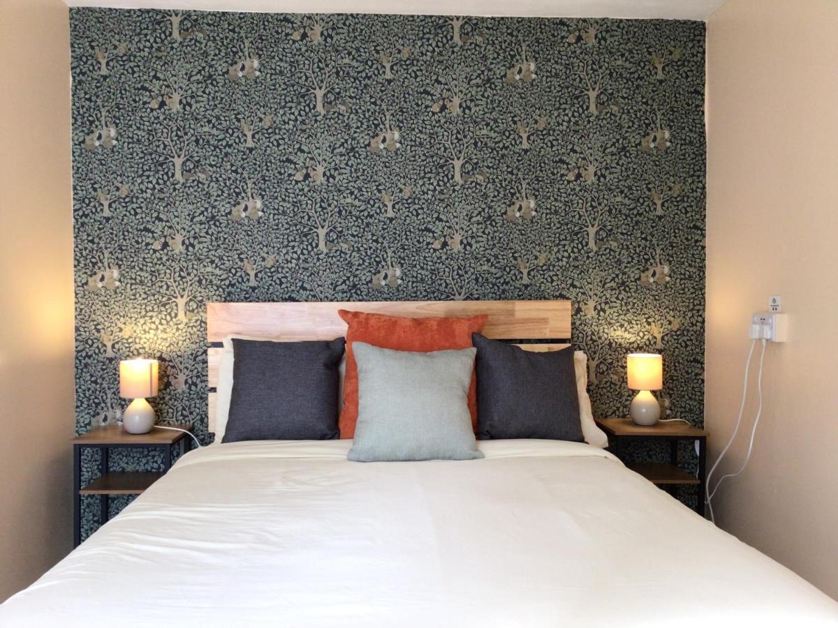 Loch Ness Backpackers Lodge ドラムナドロッキット エクステリア 写真